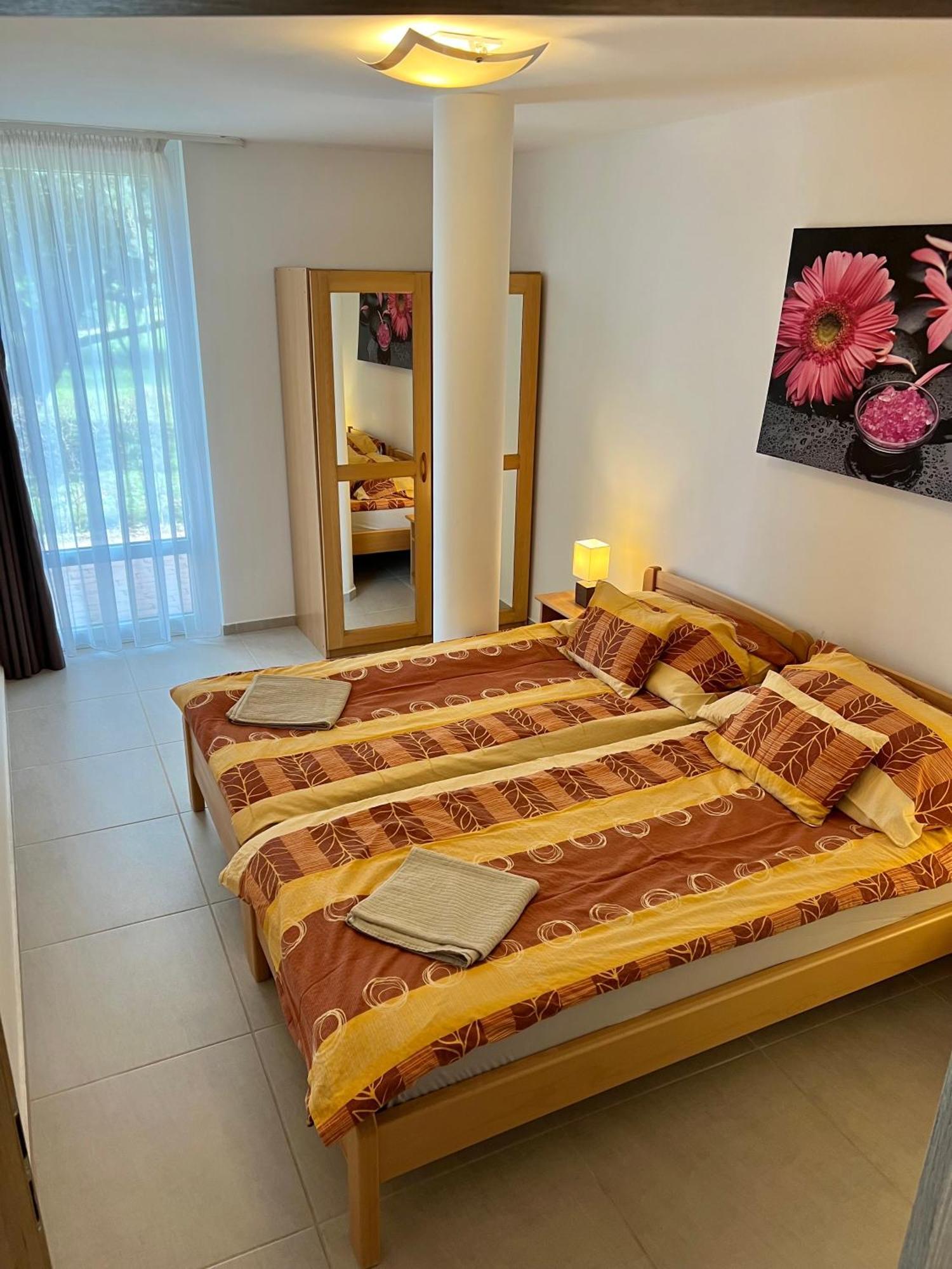Waterfront Apartmanok Zamárdi Exterior foto